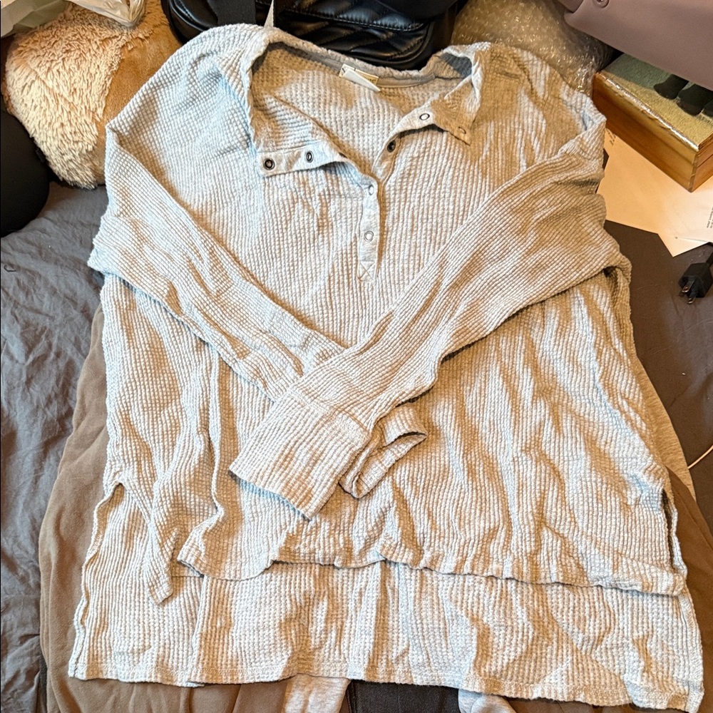 Women's Long Sleeve Gray Top